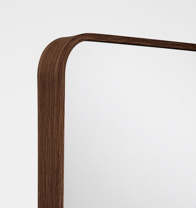 Simplicity Curve Standing Mirror